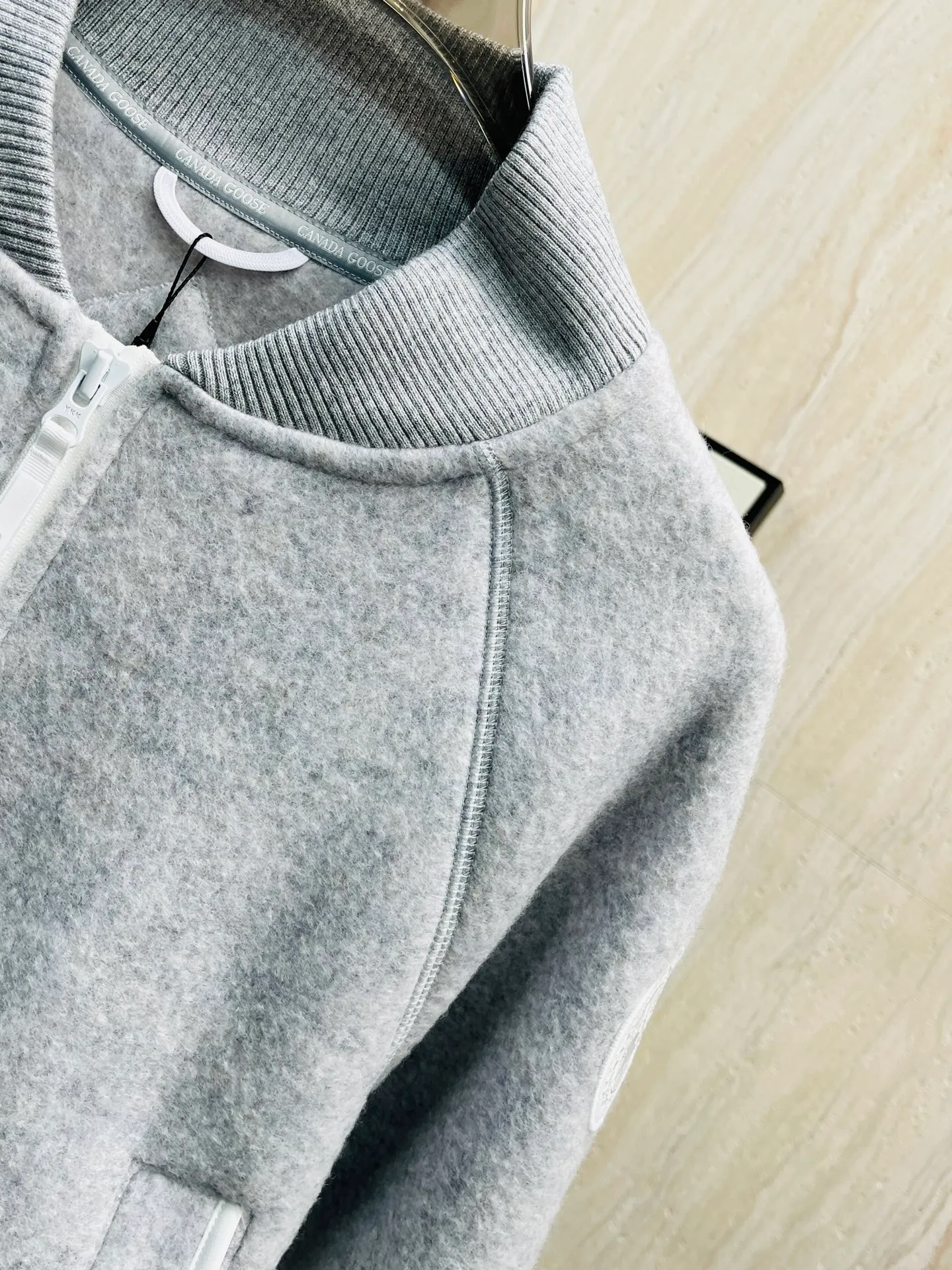Gray detail P590
